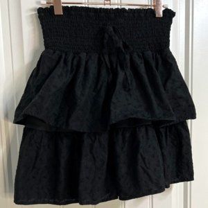 $8 SALE - Black Poufy Skirt